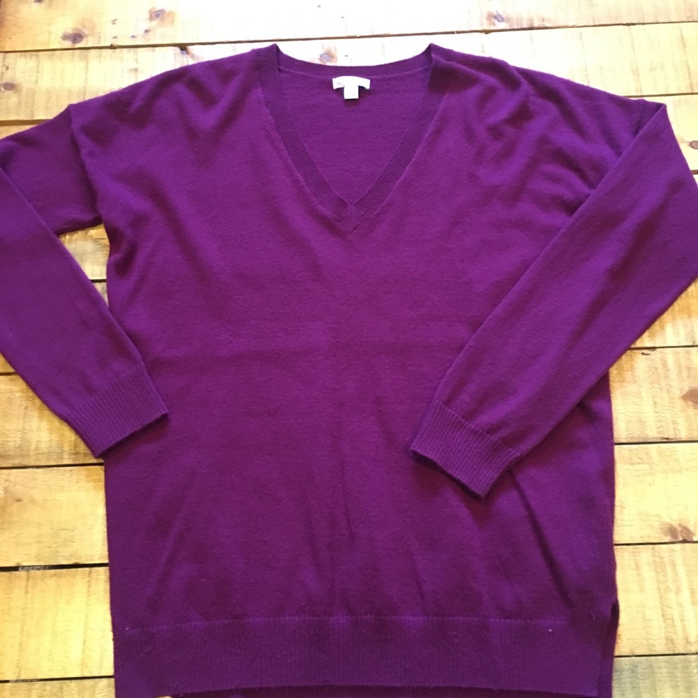Gap sweater